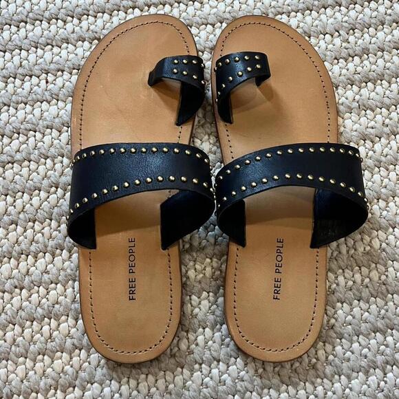 FREE PEOPLE Amelie Tiny Stud Sandals Jewelry Ring Flats - Picture 2 of 6